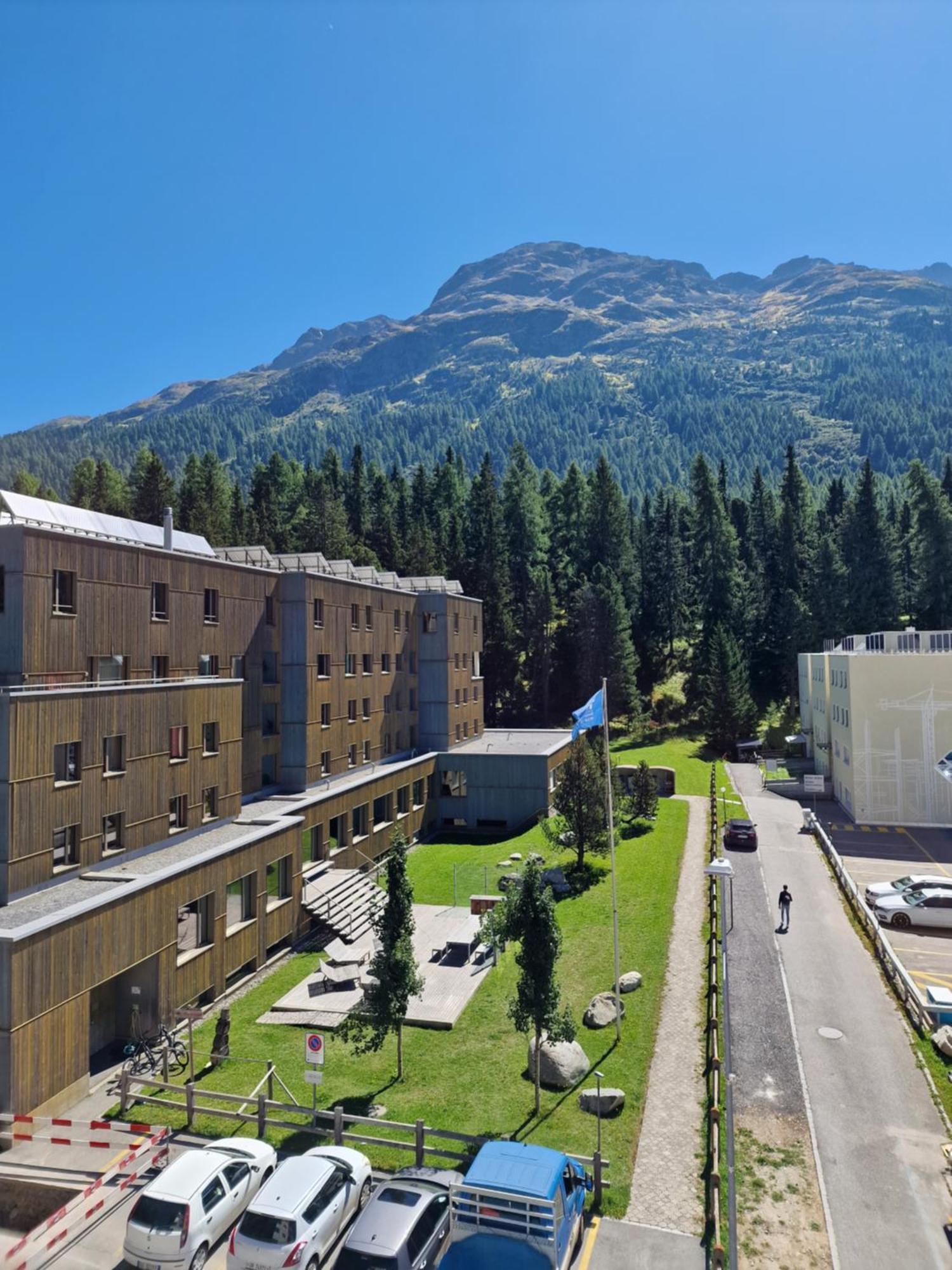 Apartments Flora - Sunflower Sankt Moritz Esterno foto