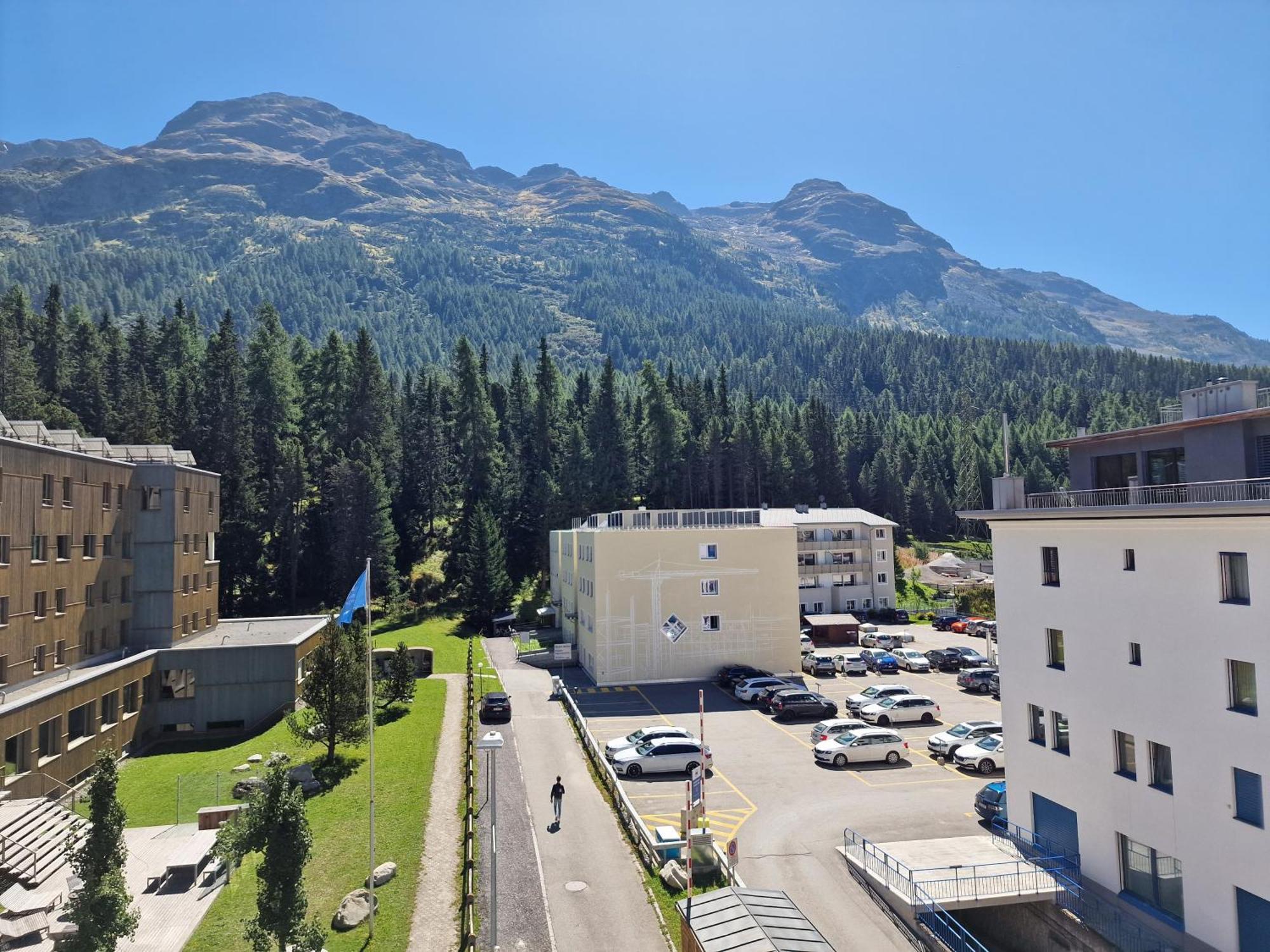 Apartments Flora - Sunflower Sankt Moritz Esterno foto